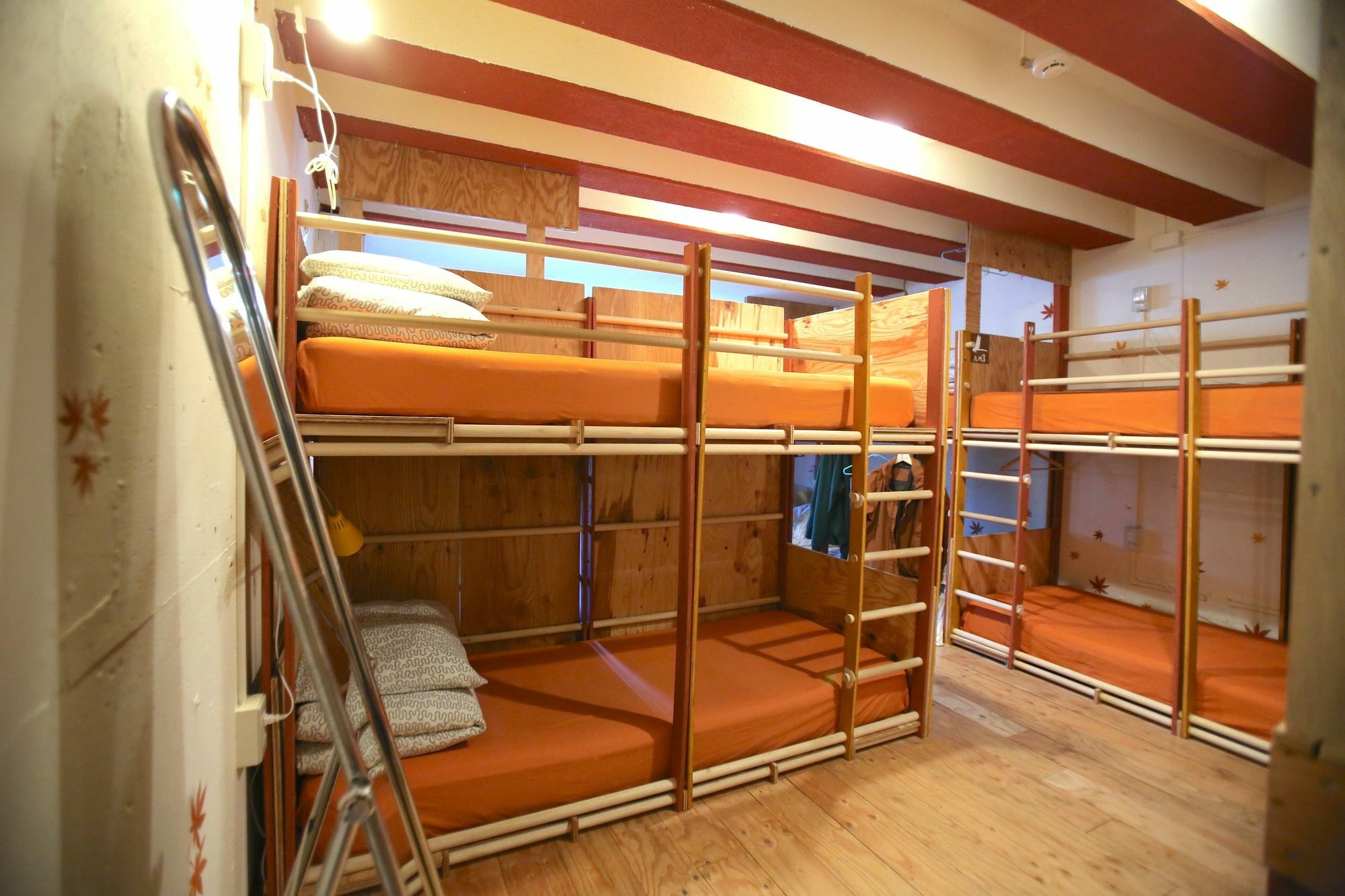 Yadoya Guest House Orange Токио Экстерьер фото