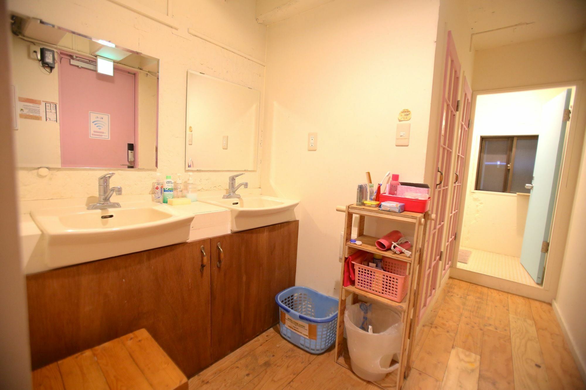 Yadoya Guest House Orange Токио Экстерьер фото